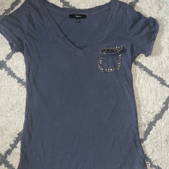 Express women’s size XS adorable b neck super soft t-shirt. - Picture 1 of 4